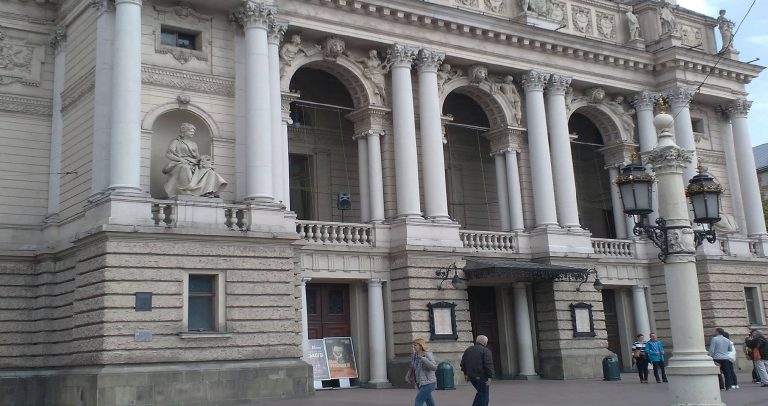 Фасад львівської опери