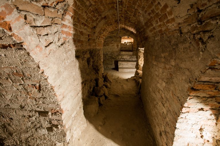 Перелік старих підземель які варто відвідати у Львові