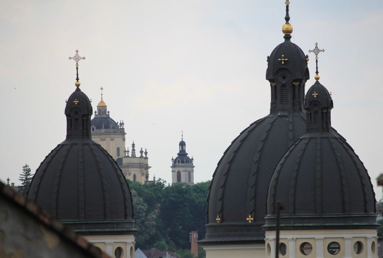 10 старовинних храмів, які варто відвідати у Львові
