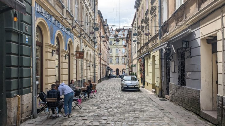 10 затишних вуличок Львова, на яких можна відпочити